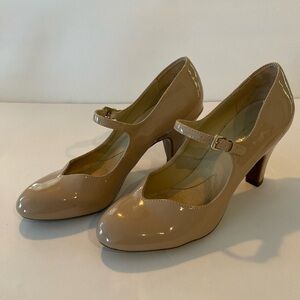 Naturalizer Mary Jane Pump Beige Size 7.5